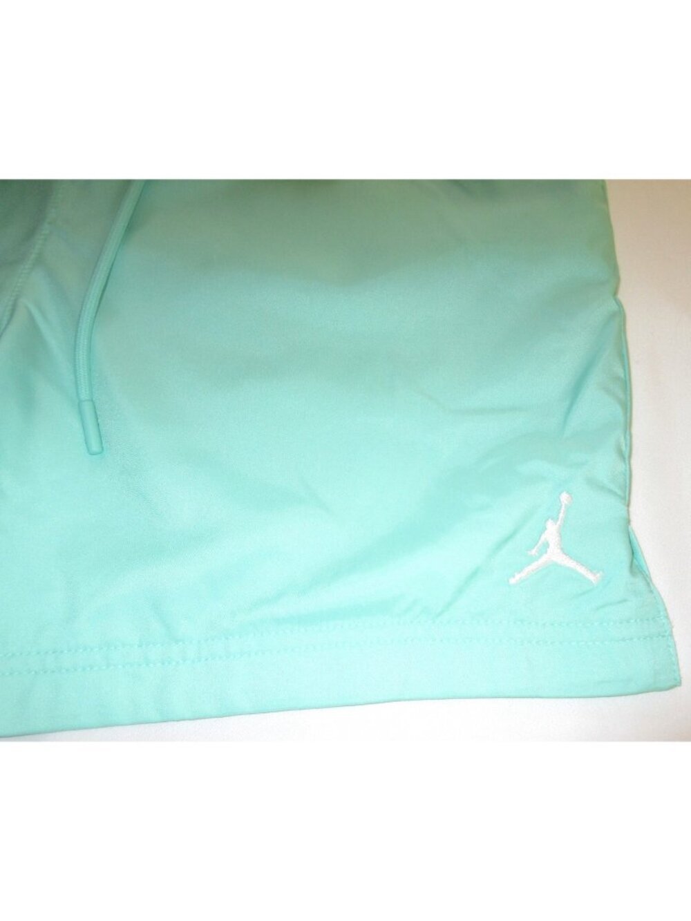 Jordan Essentials Men's 5" Poolside Shorts Emerald Green White Standard Fit NWT - Picture 2 of 7